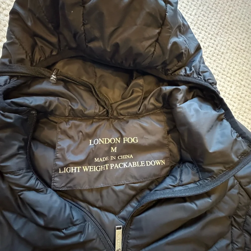 London Fog Women’s Quilted Black Puffer Jacket (Size M) - Picture 3 of 4